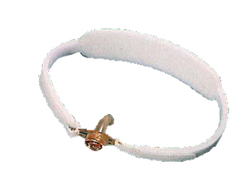 COLLARE REGGICANNULA PER TRACHEOTOMIZZATI. REGOLABILE DA ENTRAMBI I LATI TRAMITE ADESIVO IN VELCRO. PRODOTTO IN POLIAMMIDE. MISURA UNICA - Gruppofarmastore.it