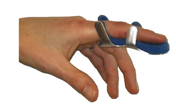 STECCA PER FRATTURA DITA A RANETTA FARMASPLINT MISURA GRANDE IN ALLUMINIO MODELLABILE CON IMBOTTITURA IN SPUGNA POLIURETANICA ANTIALLERGICA RADIOTRASPARENTE 10 CM 1 PEZZO - Gruppofarmastore.it