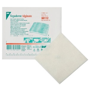 MEDICAZIONE IN ALGINATO TEGADERM ALGINATE ASSORBENTE 10X10 10 PEZZI - Gruppofarmastore.it