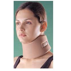 COLLARE CERVICALE OPPO A DENSITA' COMPATTA MISURA SMALL. SUPPORTA LA COLONNA CERVICALE IN POSIZIONE NEUTRALE O ANATOMICA E PROVVEDE AD IMMOBILIZZARLA. CHIUSURA IN VELCRO - Gruppofarmastore.it