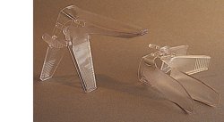 SPECULUM VAGINALE STERILE MISURA MEDIA. SUPERFICIE INTERNA DELLE VALVE SATINATA E ANTIRIFLESSO - Gruppofarmastore.it