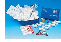 CASSETTA PRONTO SOCCORSO CARAVAN, PER L'AUTOMOBILE, IL CAMION E TUTTI GLI AUTOMEZZI. OBBLIGATORIA IN MOLTE NAZIONI EUROPEE CON CONTENUTO CONFORME ALLA NORMATIVA DIN 13164/B - Gruppofarmastore.it